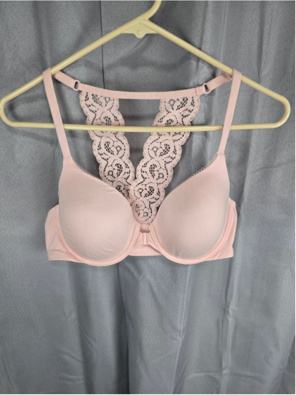 Women's Victoria's Secret Body By Victoria Racerback Bra 36C Pink